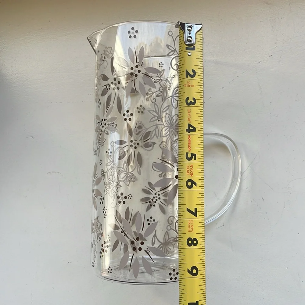 Temp-tations floral Water pitcher
